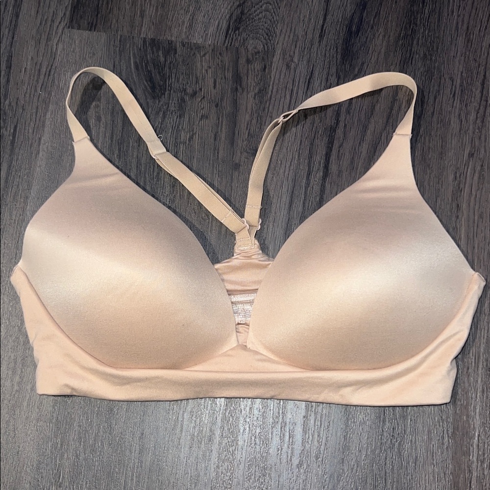 Victoria’s Secret Body by Victoria Lightly Lined Plunge Bra
